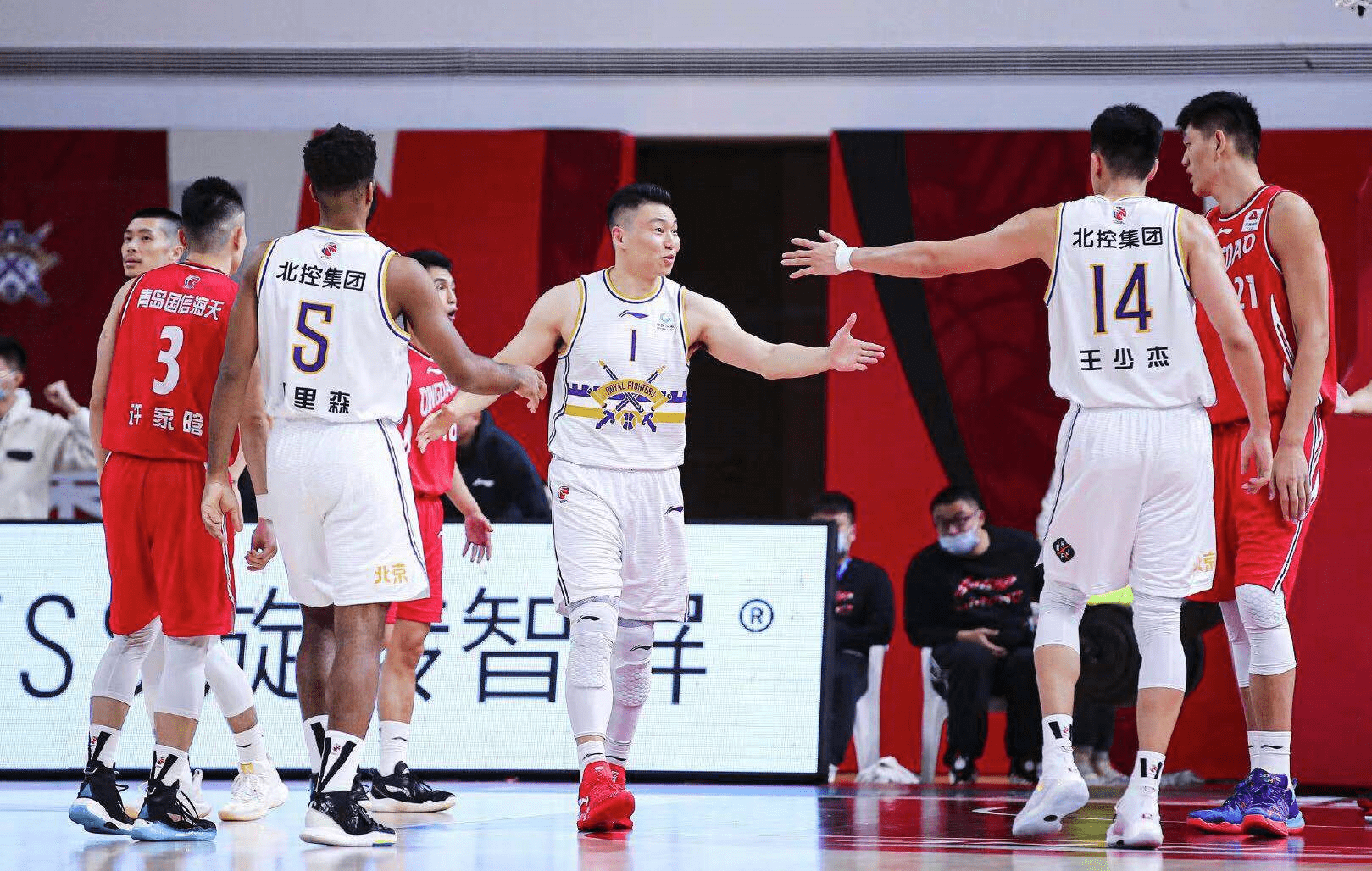 包含刘翔能重回CBA四强后续来了的词条